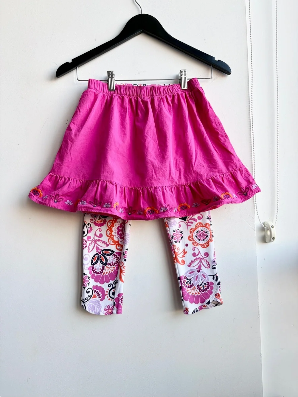 Bundle of 2 pc Gymboree Girls Paisley Leggings and Pink Floral Embroidered Skort